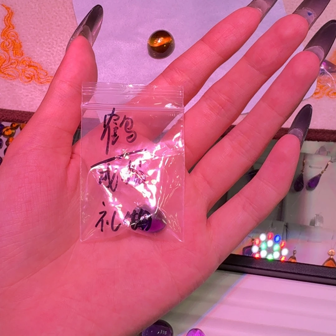 鹤***寝颈饰水晶未镶嵌雕刻