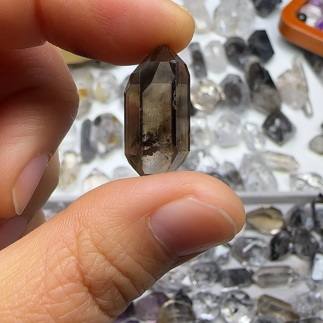 陈***轩未镶嵌水晶珠宝半成品