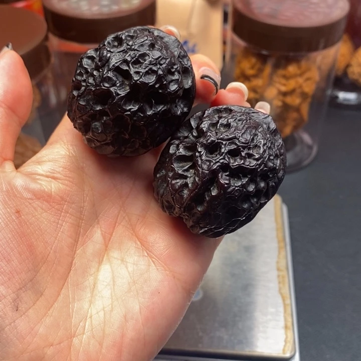 文玩核桃把件地闷虎头绣球