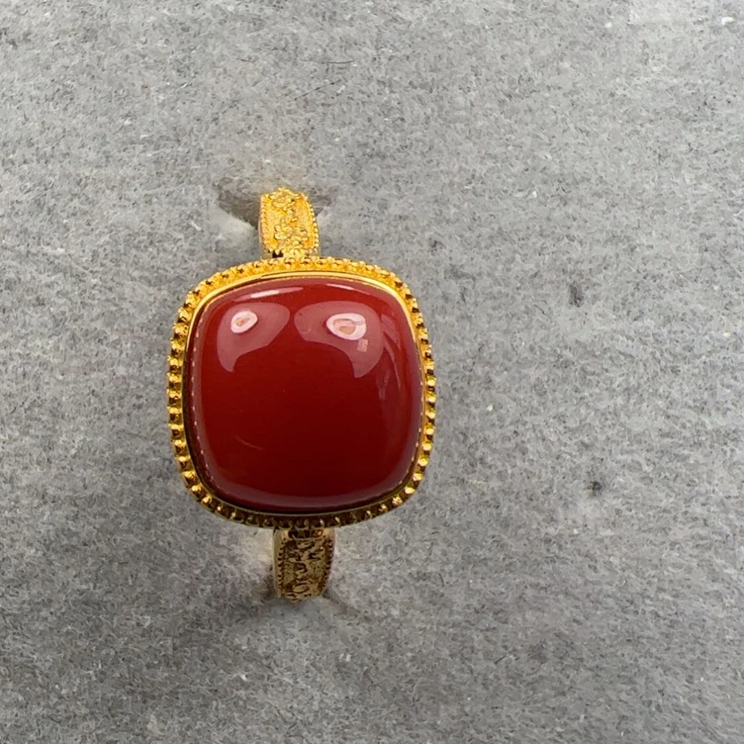 18K金镶嵌女戒南红玛瑙