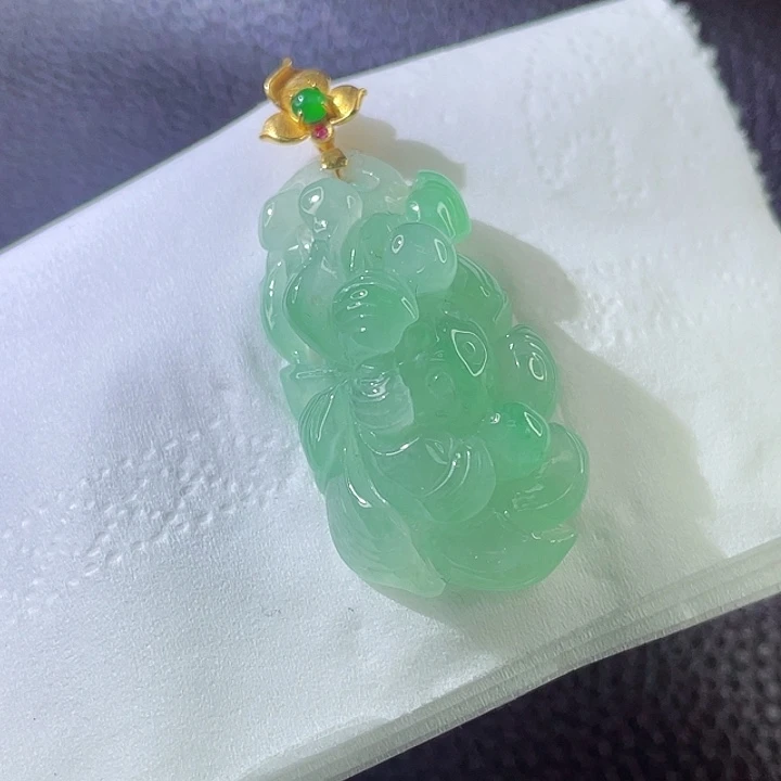 翡翠颈饰18K金镶嵌翡翠