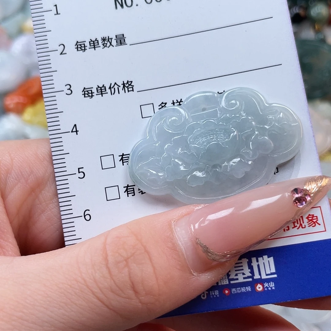 翡翠未镶嵌颈饰hhh