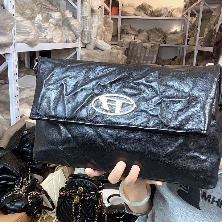 蚕丝小牛剖层皮革PU