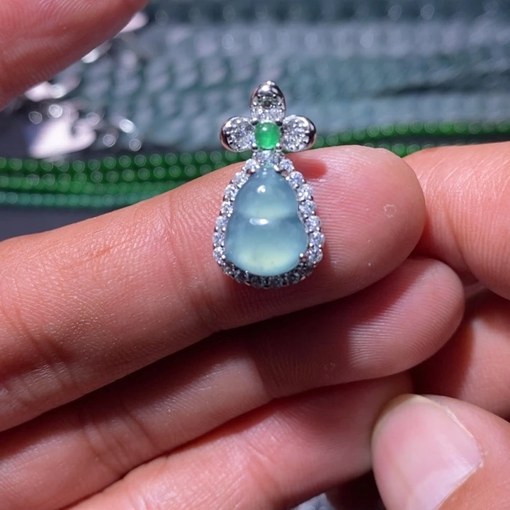 翡翠未镶嵌颈饰天然翡翠