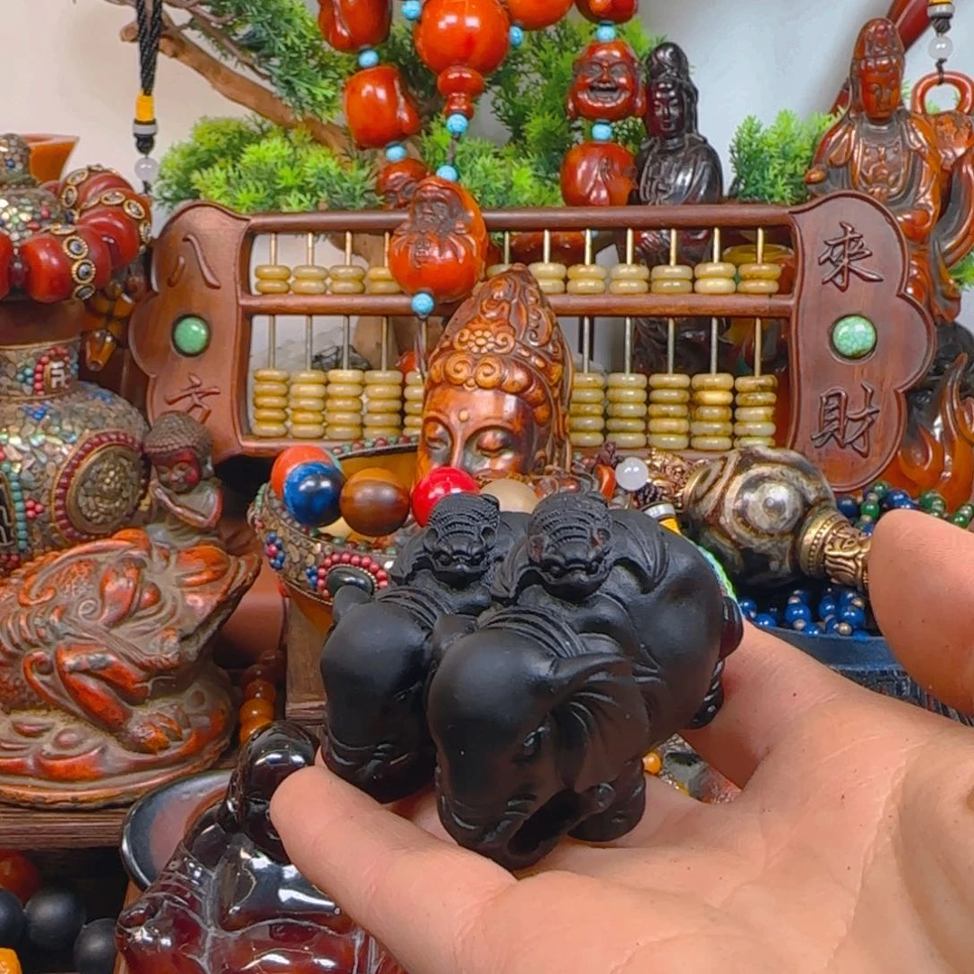 琥珀裸石未镶嵌象