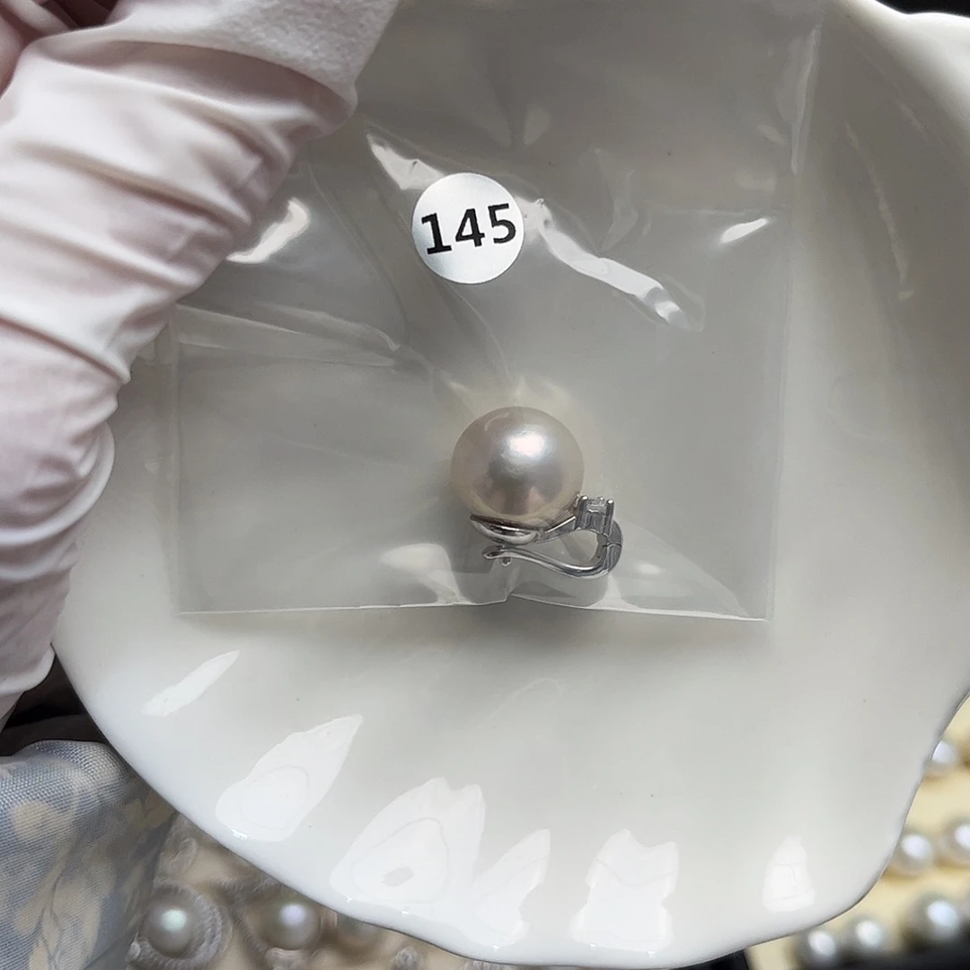 小***^银S925镶嵌淡水珍珠耳饰