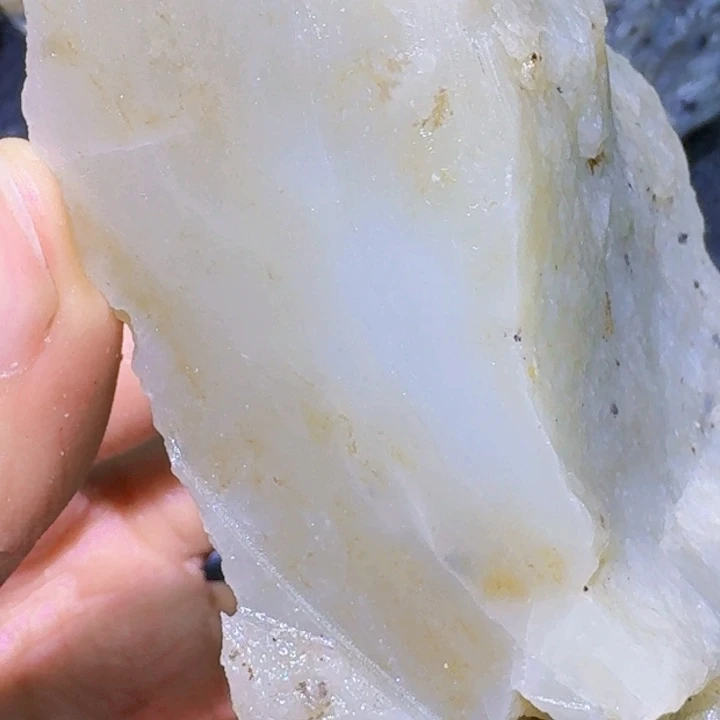 未镶嵌和田玉（糖玉）珠宝半成品
