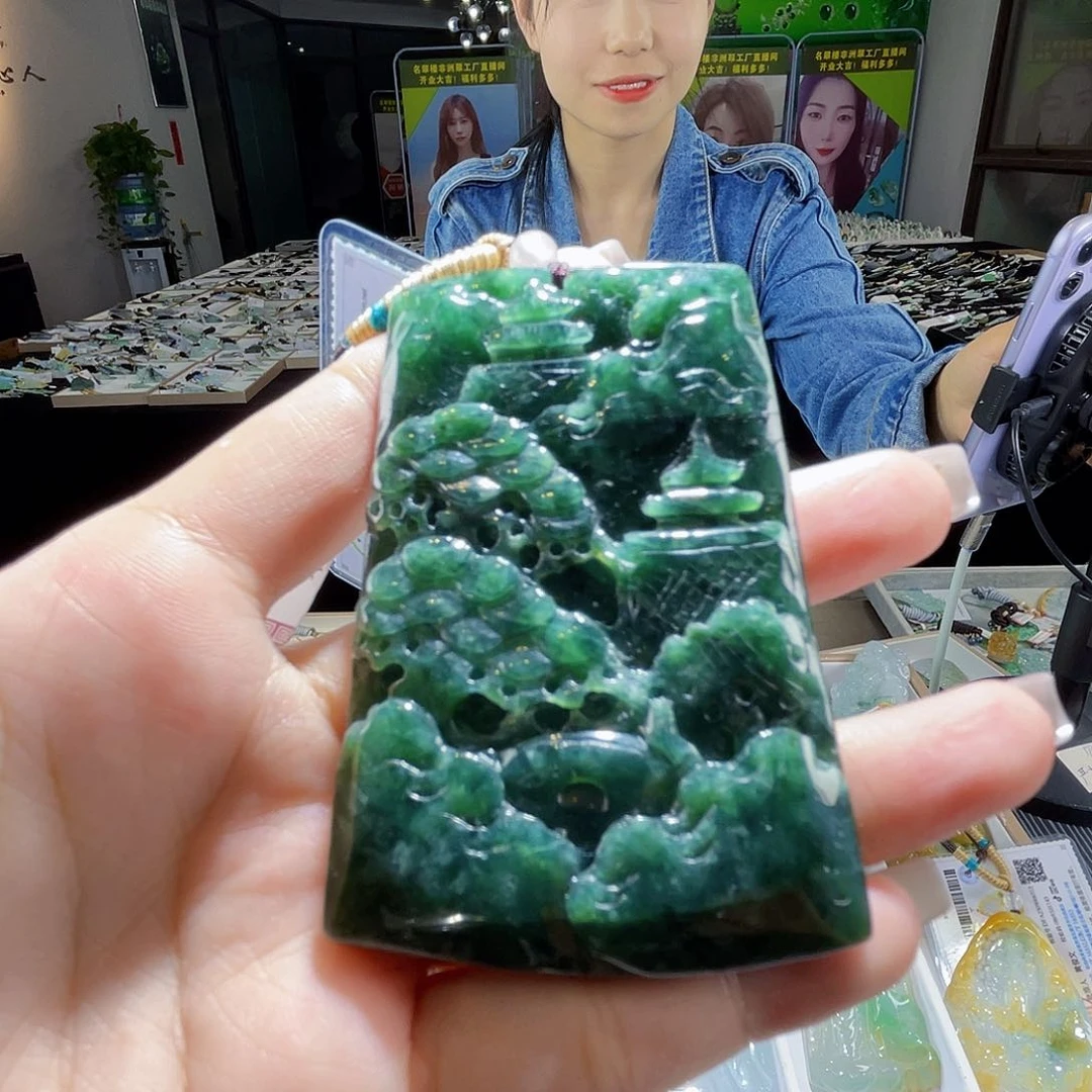 颈饰未镶嵌翡翠一个