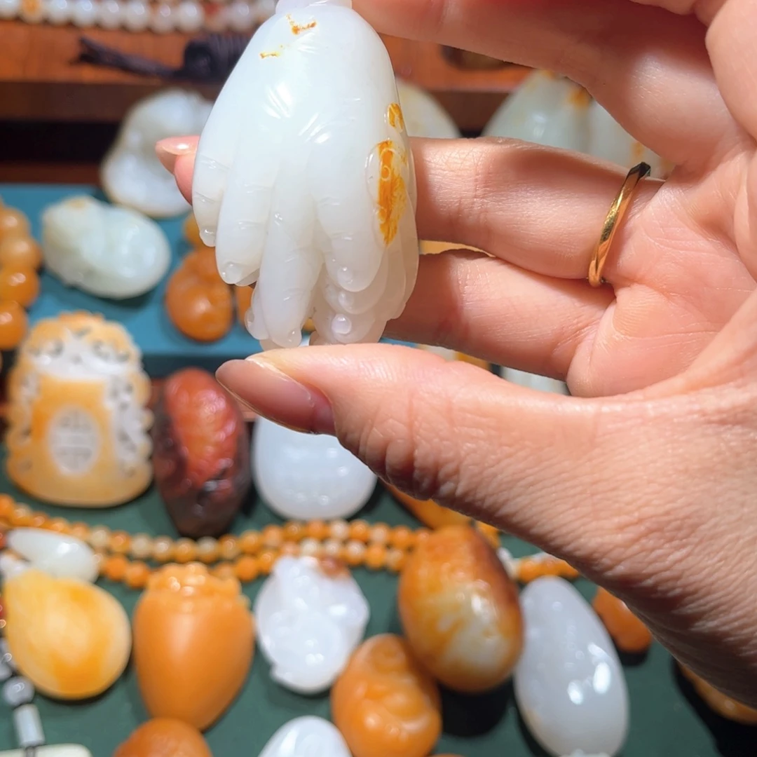 和田玉未镶嵌颈饰一*半