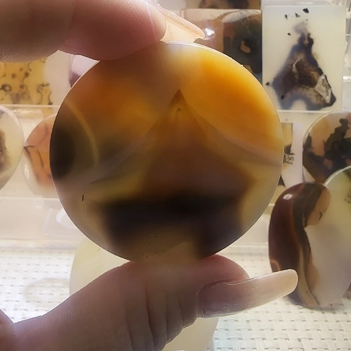 玛瑙/玉髓未镶嵌珠宝奇石