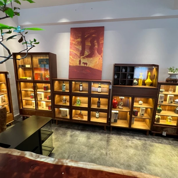 330cm三个组合高低背景柜茶室收纳展示实木老株木钢化玻璃储物柜