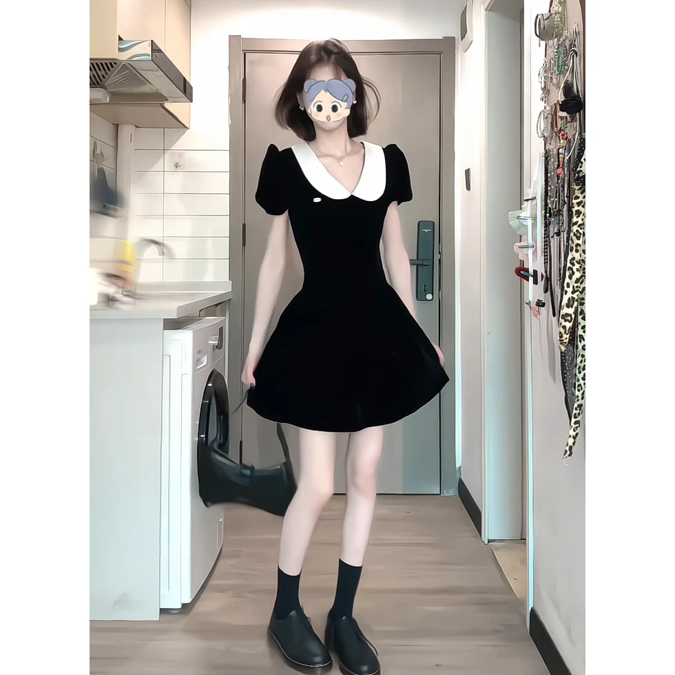 高腰V领A字裙夏季新款黑色短袖连衣裙复古小众时尚气质显瘦小黑裙