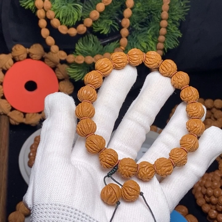 秦岭龙纹桃核手持