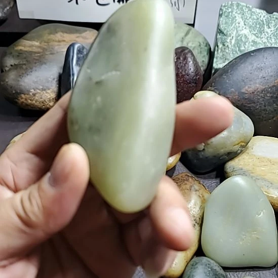 未镶嵌和田玉（糖玉）挂件