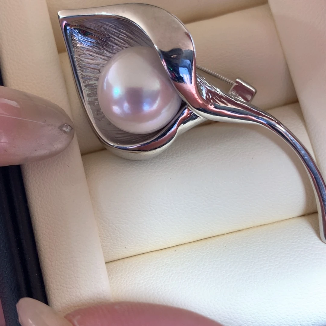 未镶嵌胸饰淡水珍珠