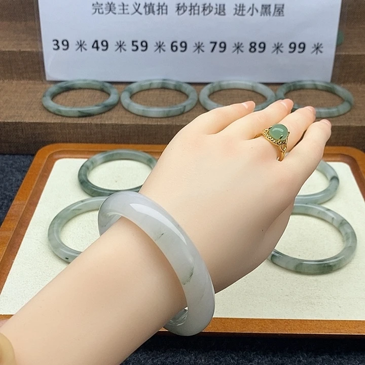 未镶嵌手镯石英质玉6
