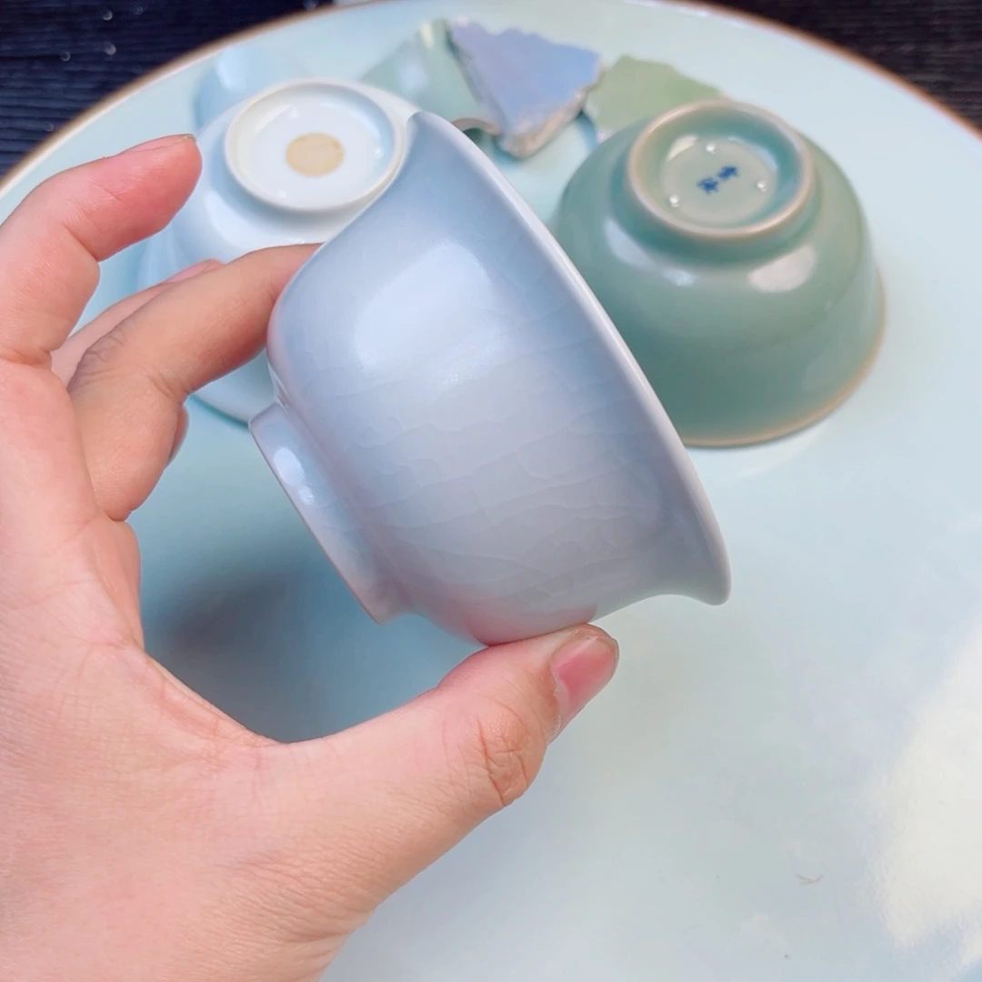 瓷片小*灰不计成本交个朋友