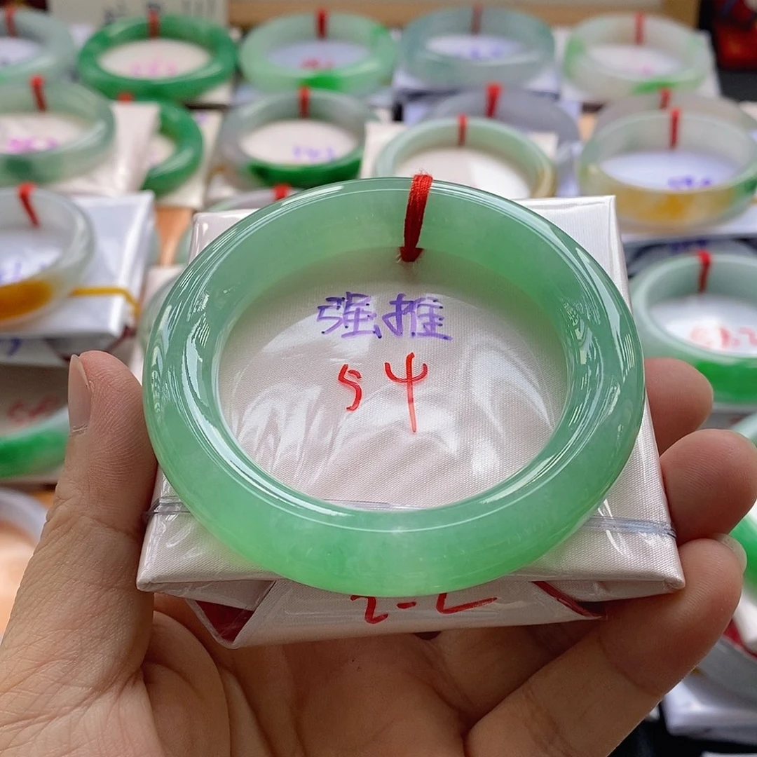 翡翠未镶嵌手镯4号