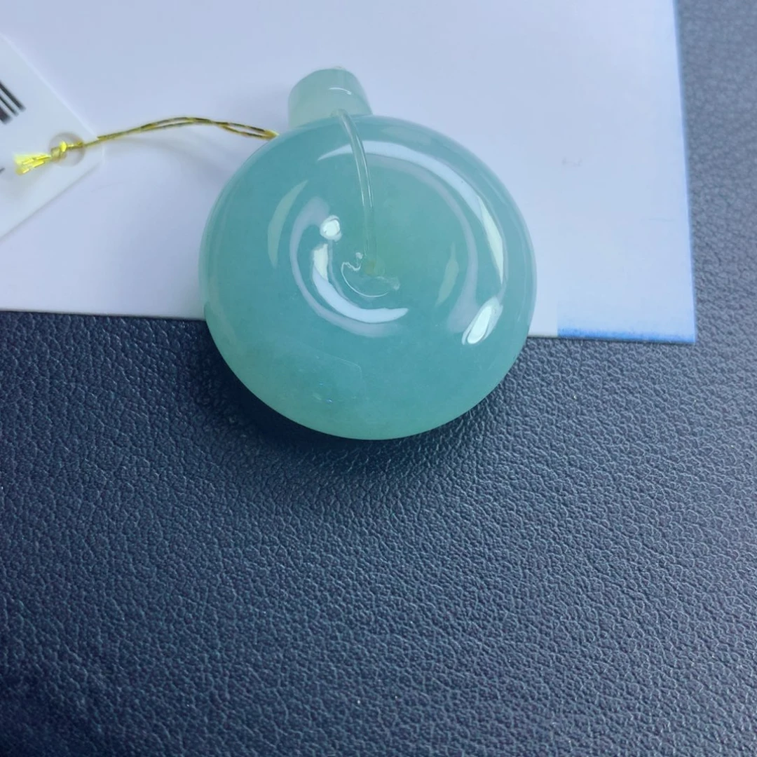 翡翠未镶嵌颈饰平安扣