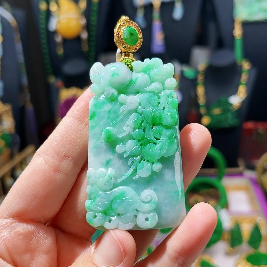 【闪购商品】翡翠吊坠(赠链)未镶嵌刺福利