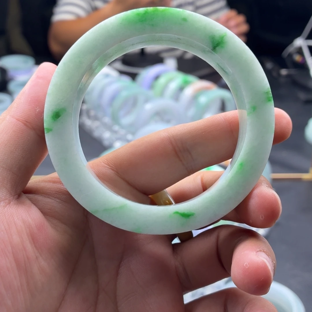 定制翡翠未镶嵌翡翠飘阳绿绿花