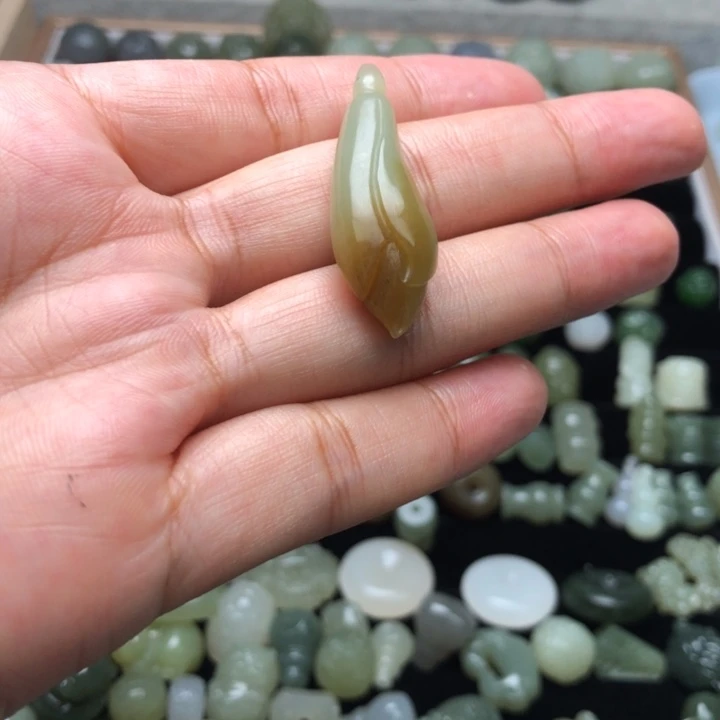 沫***沫颈饰未镶嵌和田玉