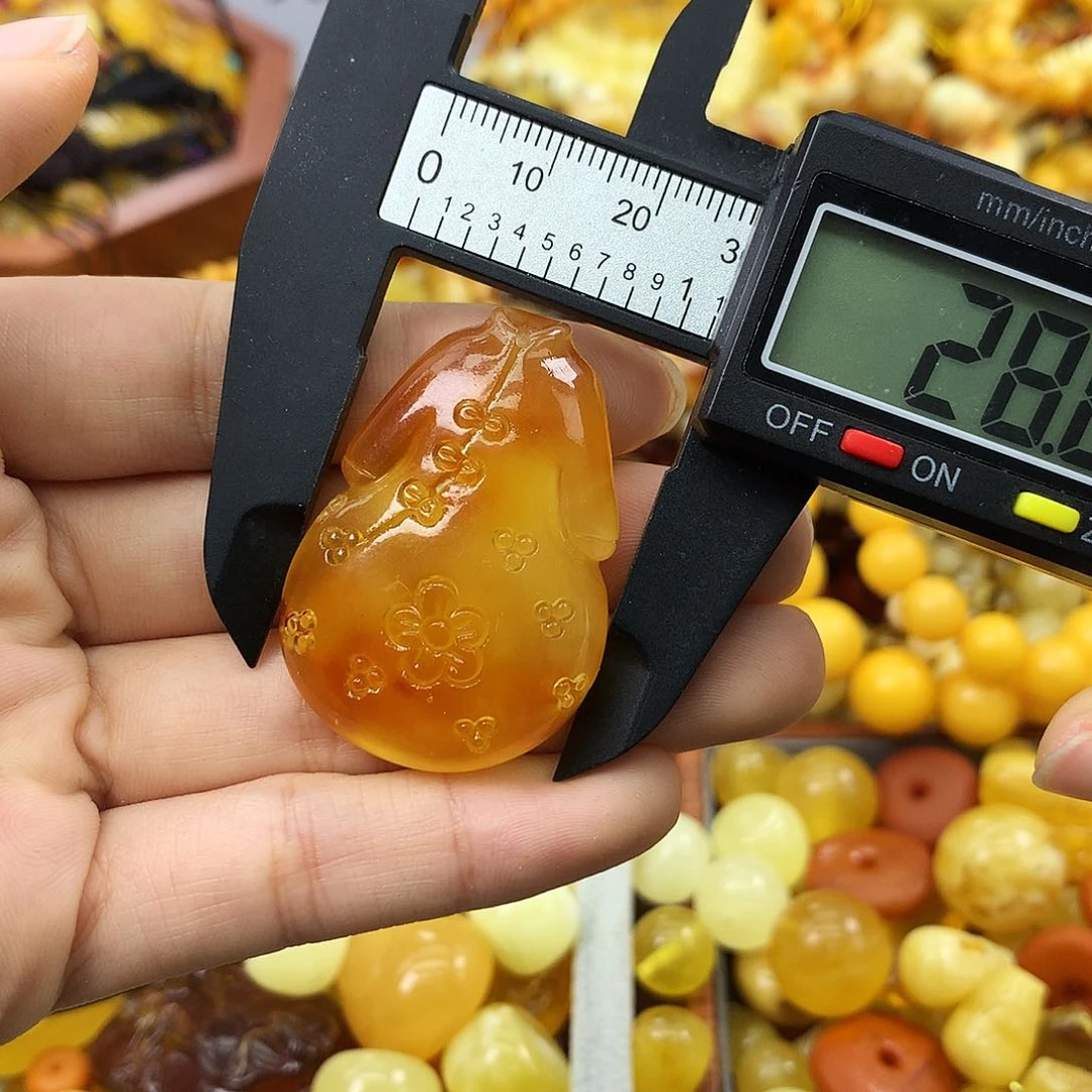 未镶嵌琥珀珠宝奇石