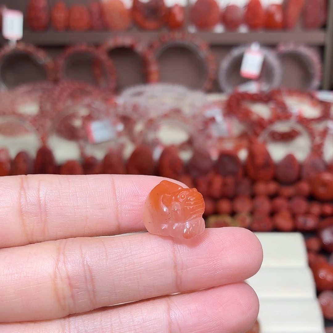 惠***尔南红玛瑙未镶嵌颈饰貔貅