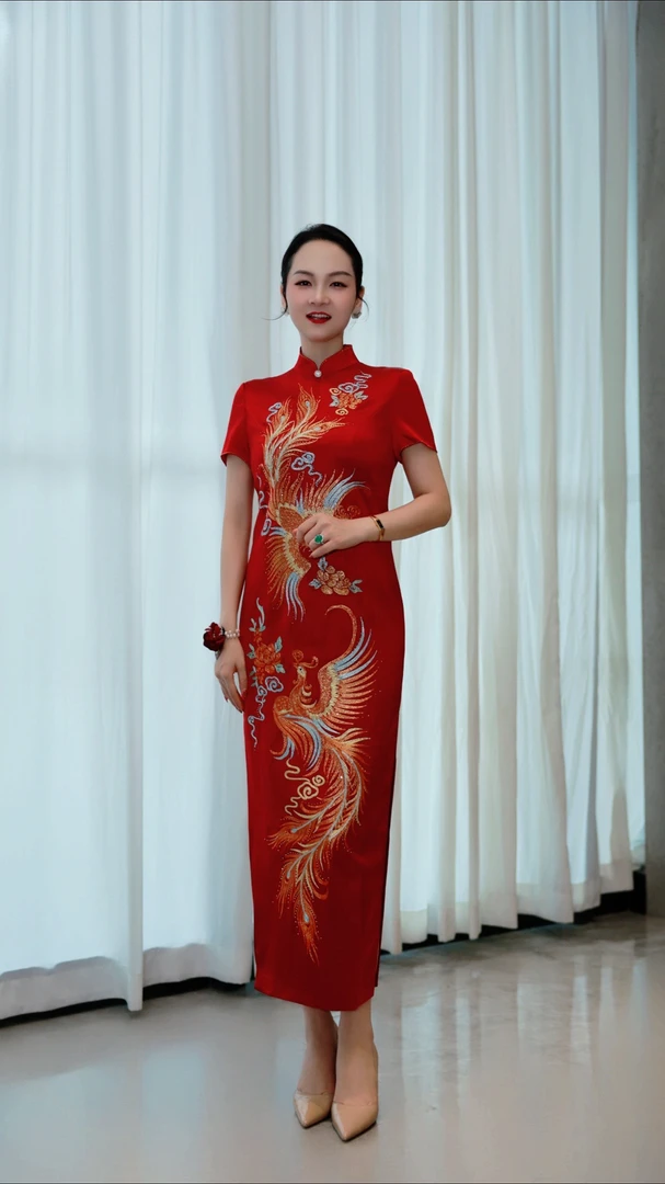 2025年秋季新爆款喜婆婆旗袍礼服高档奢华婚礼修身时尚高端大气