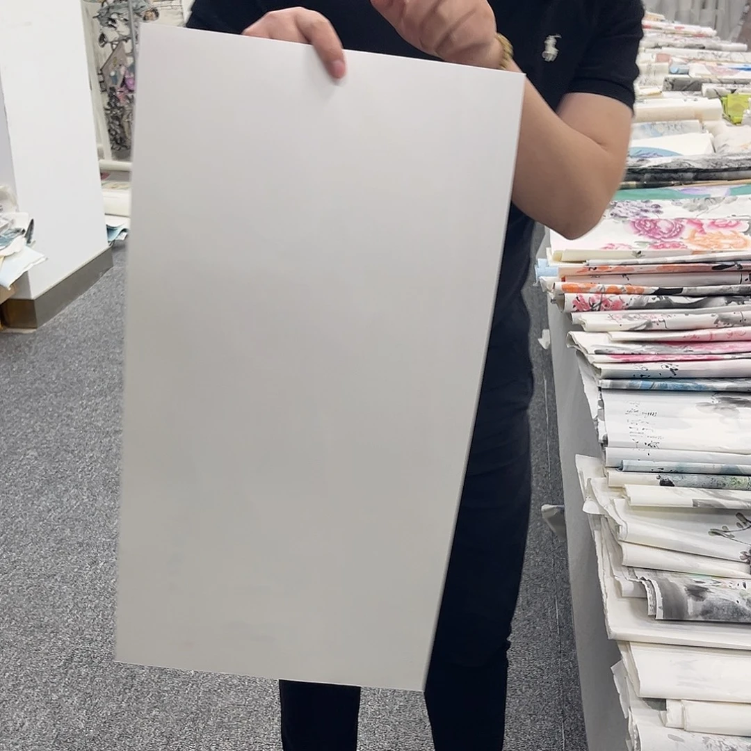 国画卖字画的小男孩