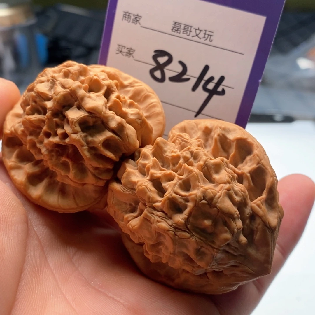 文玩核桃把件8214