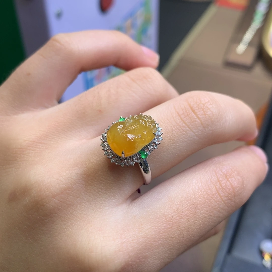 翡翠18K金镶嵌颈饰翡翠