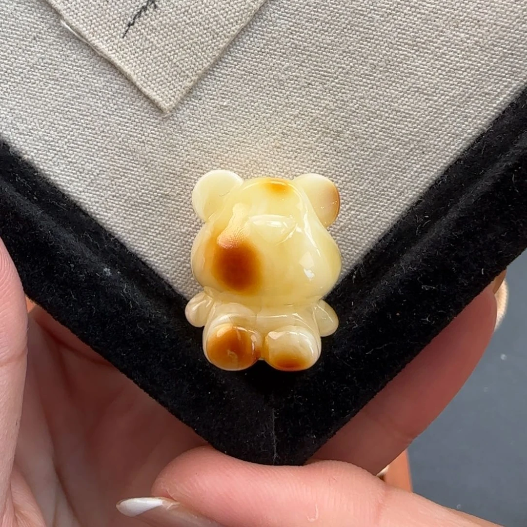 未镶嵌琥珀珠宝奇石