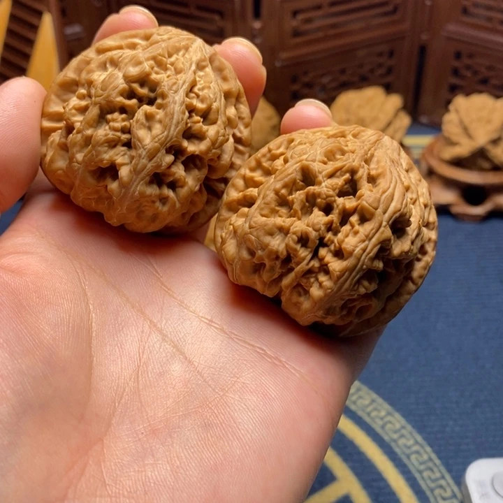 文玩核桃把件粗筋边45