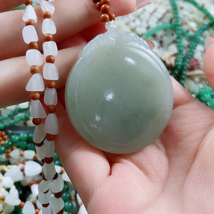 颈饰未镶嵌和田玉