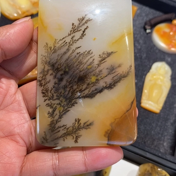 石英质玉（黄龙玉）未镶嵌挂件