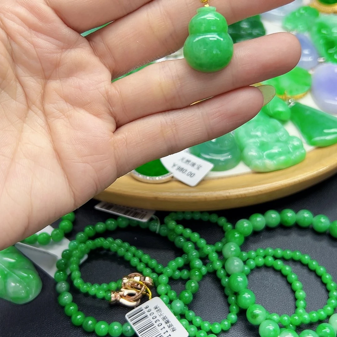 翡翠颈饰18K金镶嵌天然缅料A货一件