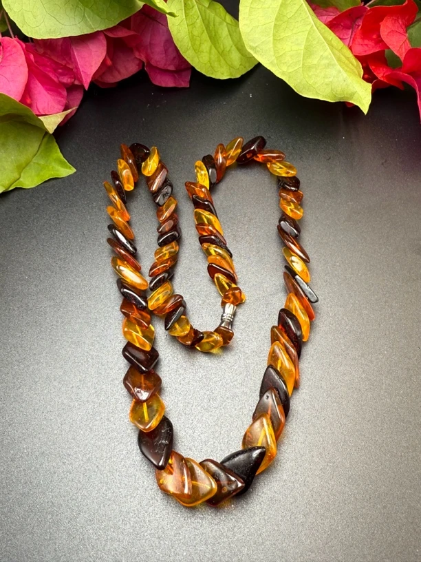 polxa kahriwa 琥珀项链12