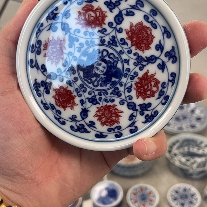 瓷片景德镇釉里红缠枝莲盖置