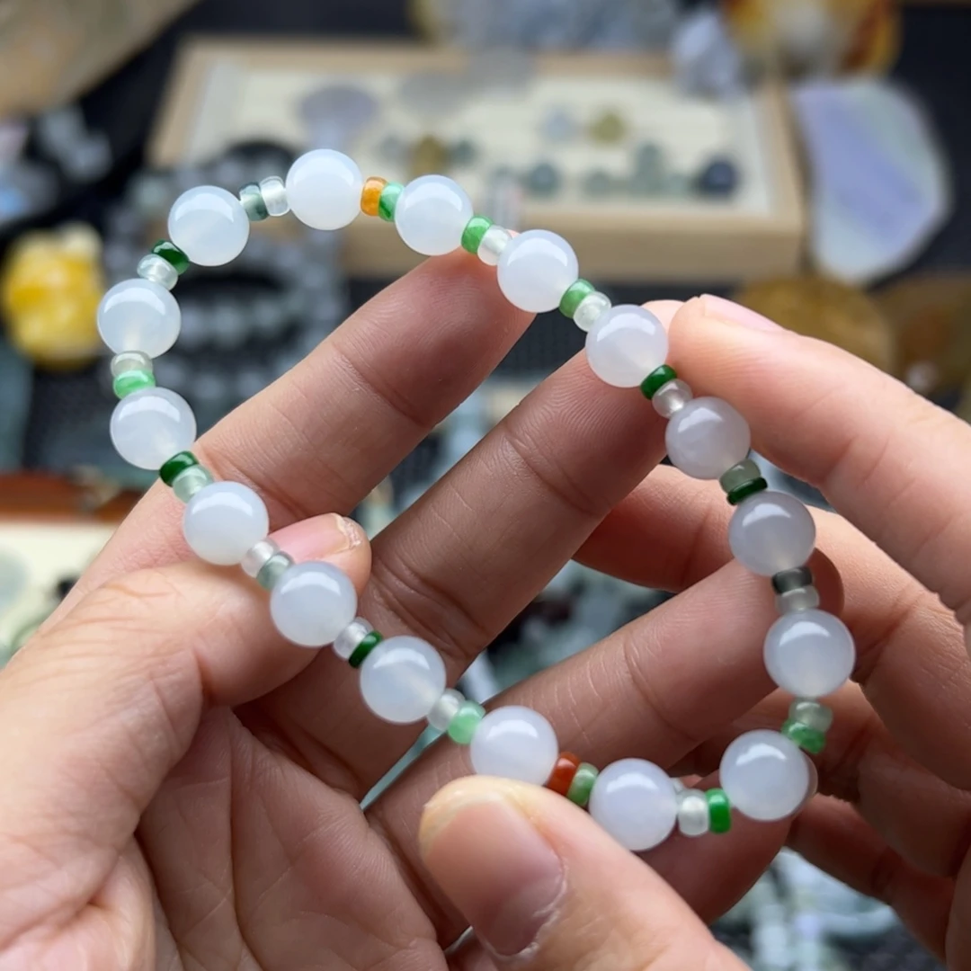 颈饰未镶嵌翡翠手串