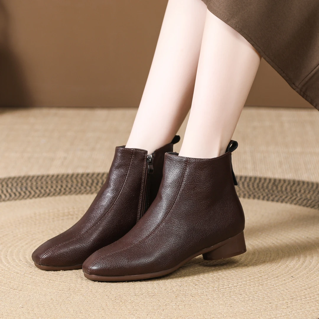 2025新款真皮圆头低跟短靴时尚百搭气质靴子女复古法式切尔西靴