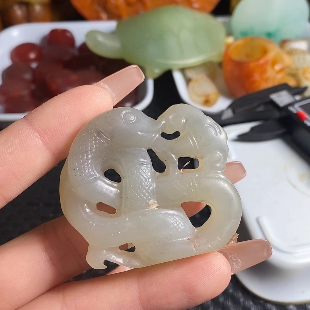 岫岩老玉（透闪石质玉）未镶嵌珠宝奇石