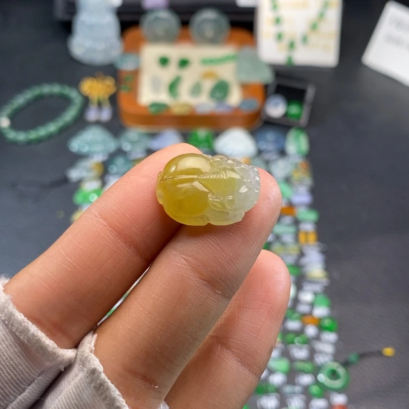 【闪购商品】翡翠挂件未镶嵌貔貅