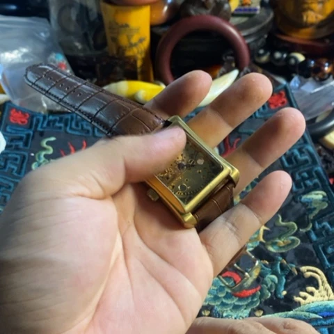 寻呼台的一个小女孩说