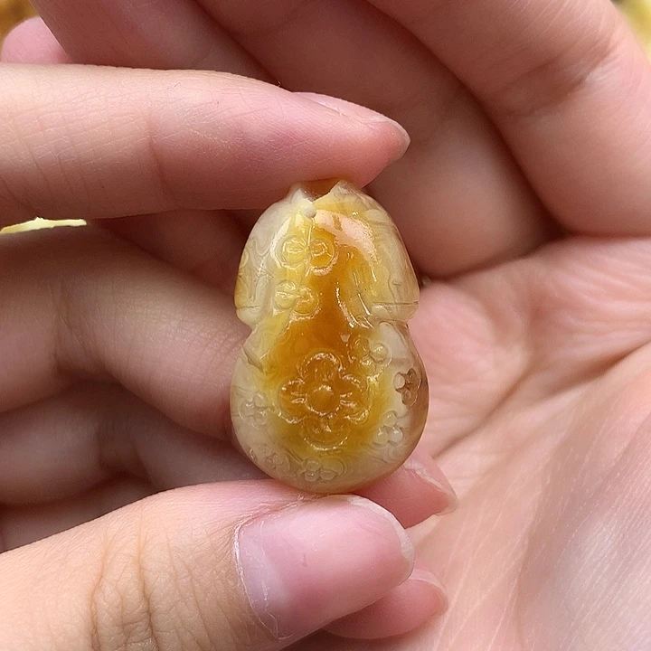 蜜蜡未镶嵌珠宝奇石