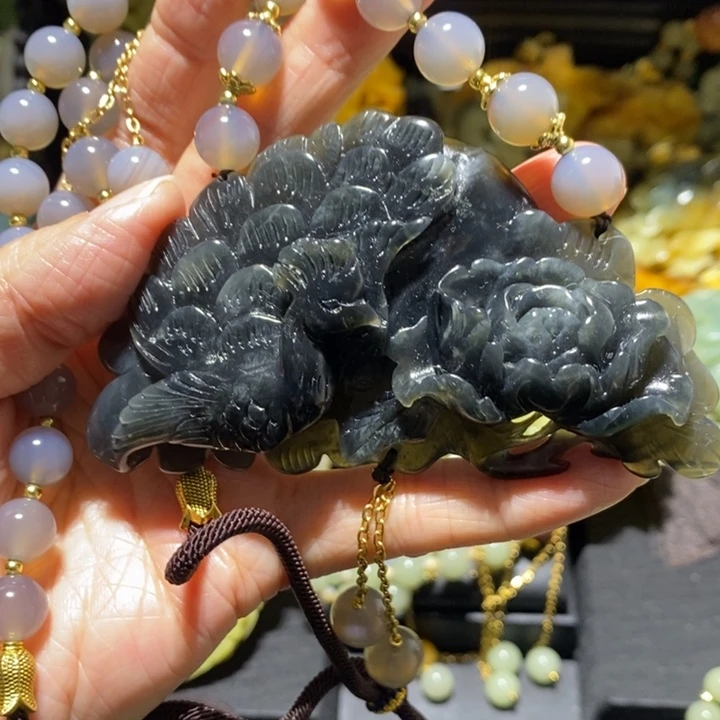 蛇纹石玉岫玉吊坠未镶嵌