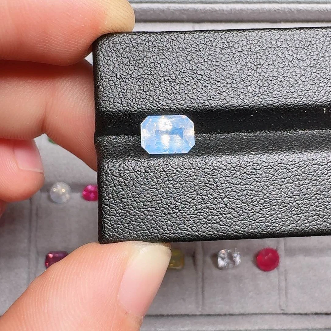 彩色蓝宝石裸石2.02ct无烧梦幻色白蓝宝