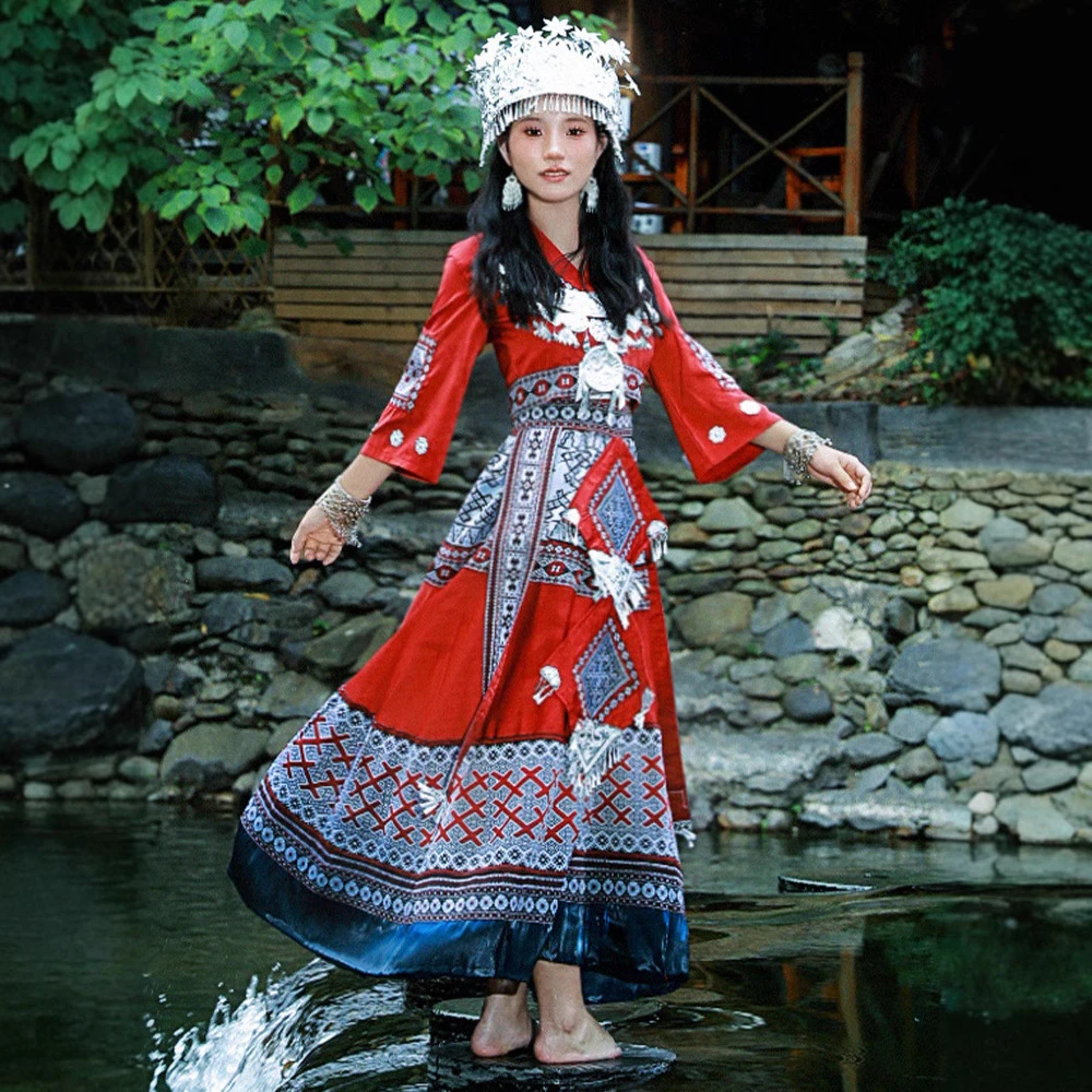 成人苗族女性长款刺绣服饰旅拍演出服苗疆异域风情服装中国风学生