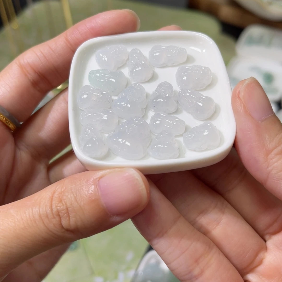 定制翡翠未镶嵌貔貅多样性发一