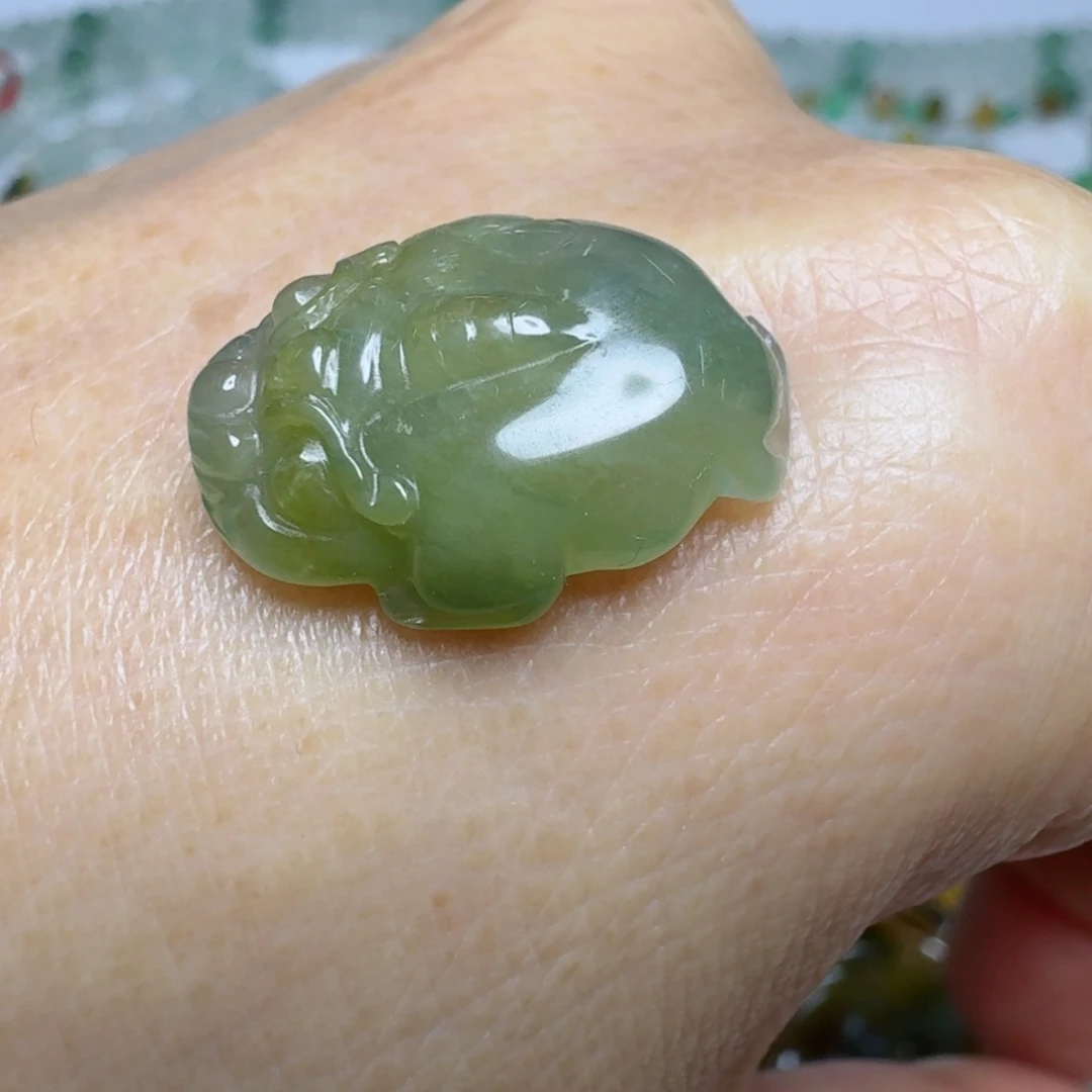 定制翡翠未镶嵌挂件